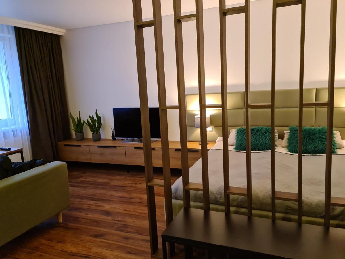 Mona Apartamentai Telšiai Exteriör bild