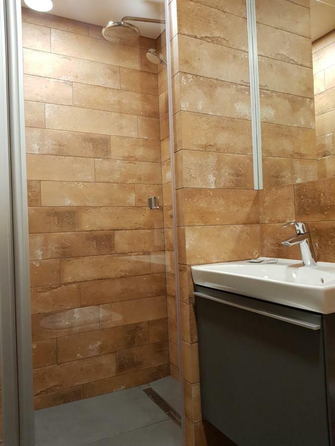 Mona Apartamentai Telšiai Exteriör bild